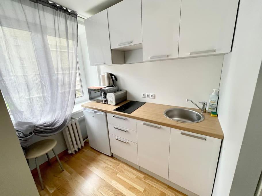 Cosy Small Apartment, Free Parking, Near Old Town Tallinn Buitenkant foto